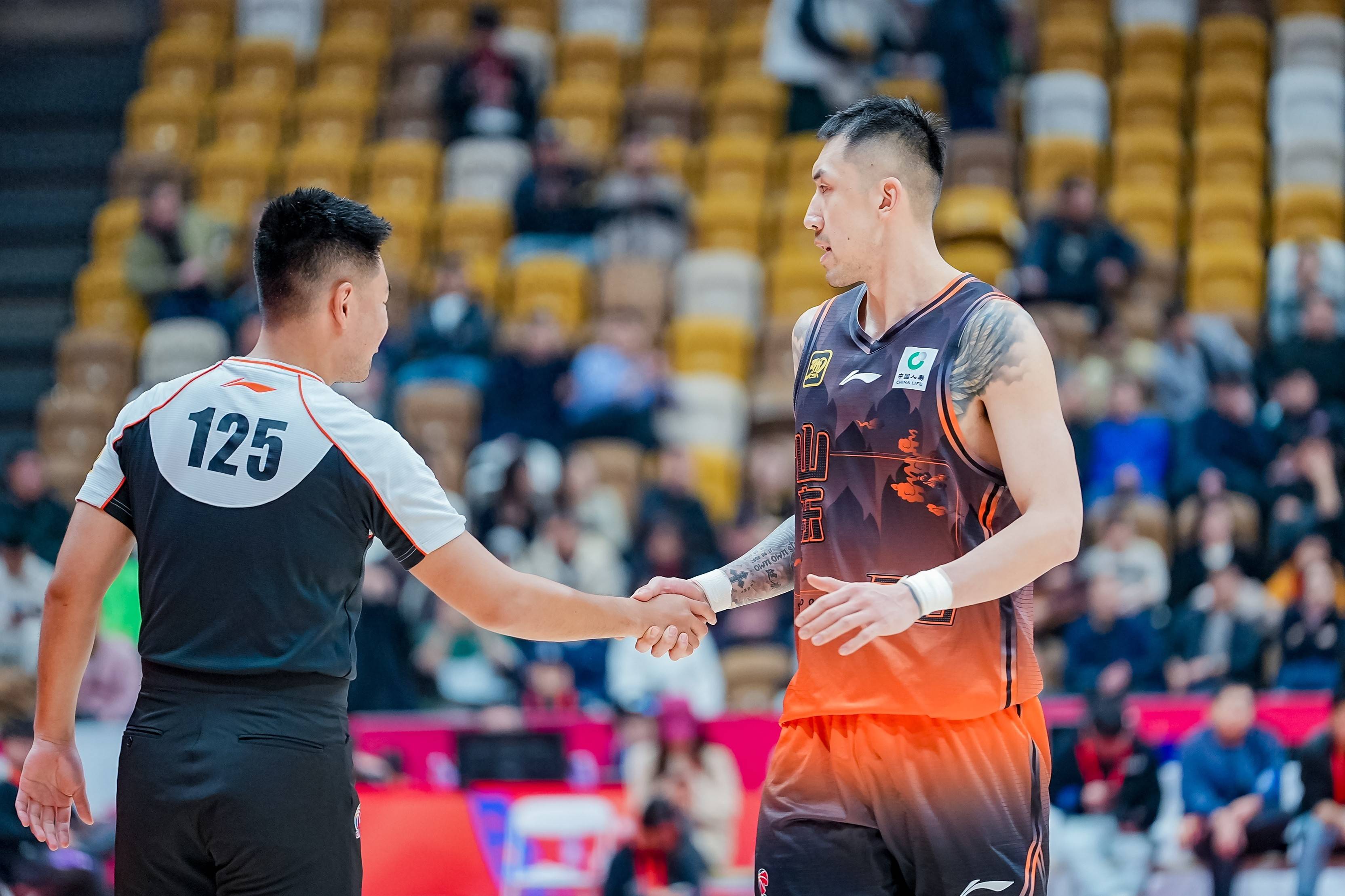 太狠了！转会期广厦男篮调整名单以备意大利杯国际比赛日犹他爵士备战法国杯，浙江稠州队长鼓劲备战欧超杯